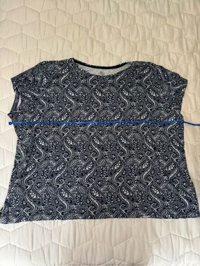 St. John's Bay Navy and White Paisley Short Sleeve Tee
